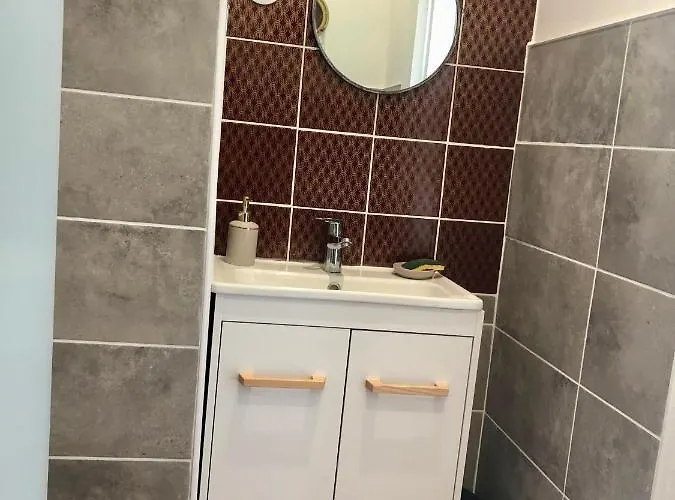 Les De La Mare Semesterbostad